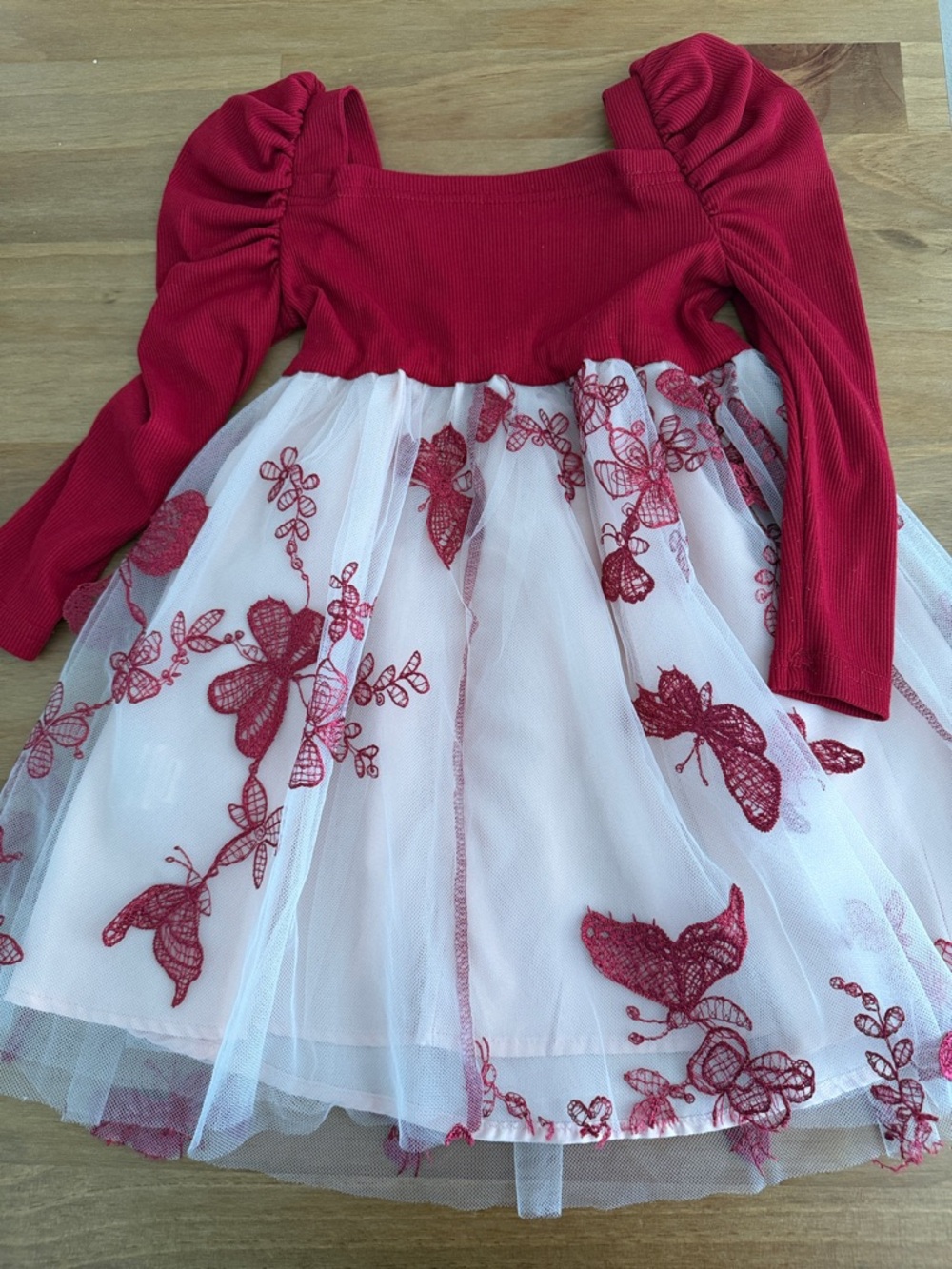 SHEIN Red Ribbed Bodice White Tulle Dress with Red Embroidered Motifs Size 4 - Picture 3 of 5